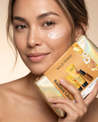 Mānuka Honey Radiant Glow Cosmetic Bag Set